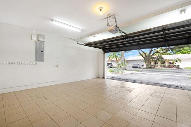 8460 Menteith Ter, Miami Lakes, FL 33016