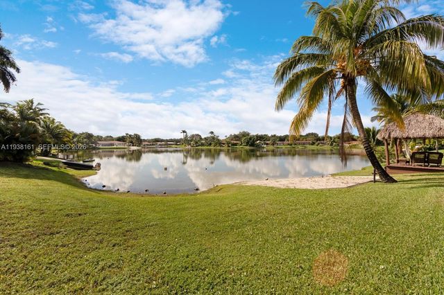 8460 Menteith Ter, Miami Lakes, FL 33016