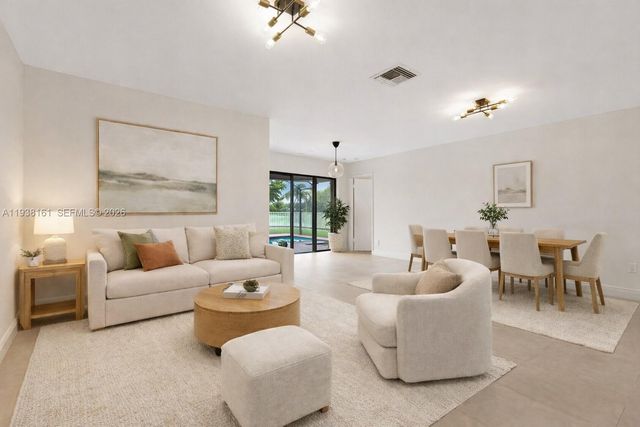 8460 Menteith Ter, Miami Lakes, FL 33016