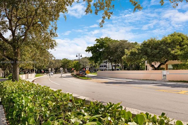 8460 Menteith Ter, Miami Lakes, FL 33016