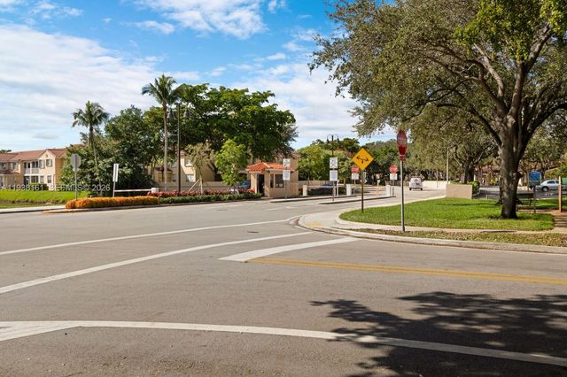 8460 Menteith Ter, Miami Lakes, FL 33016