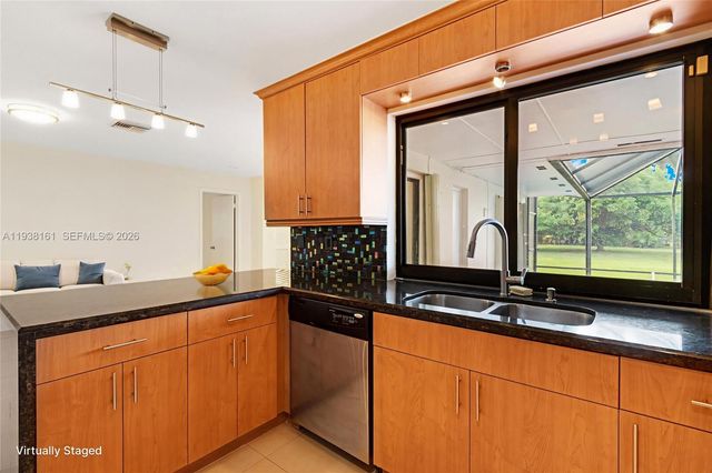 8460 Menteith Ter, Miami Lakes, FL 33016