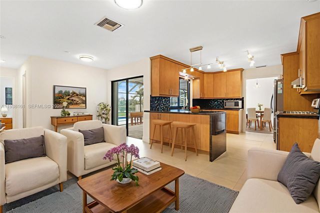 8460 Menteith Ter, Miami Lakes, FL 33016