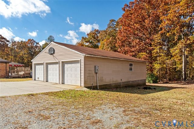 557 Copper Line Rd, Bumpass, VA 23024