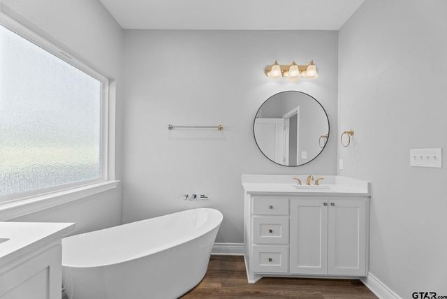 105 W Teal Dr, Troup, TX 75789