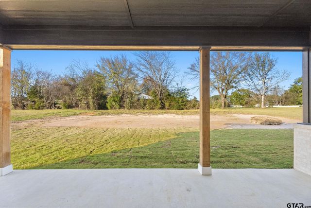 105 W Teal Dr, Troup, TX 75789