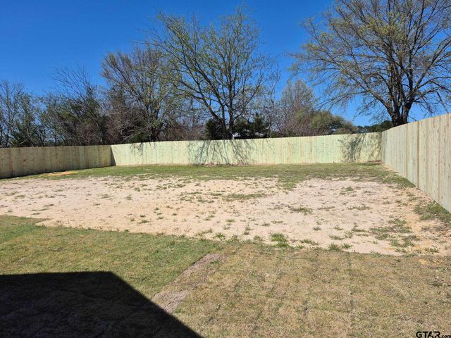 105 W Teal Dr, Troup, TX 75789