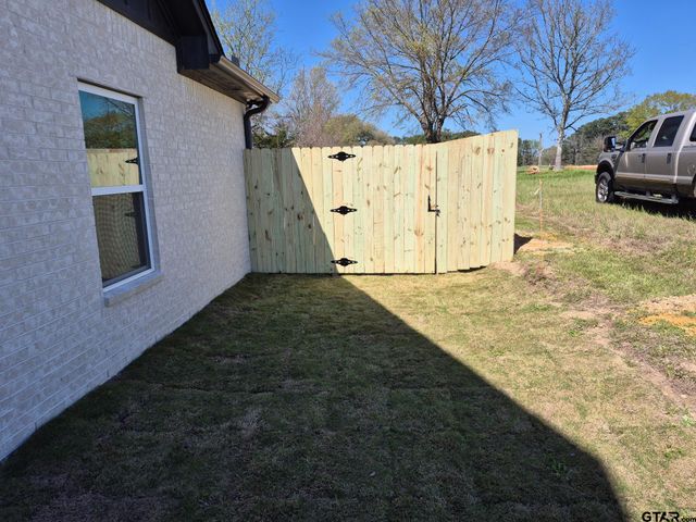 105 W Teal Dr, Troup, TX 75789