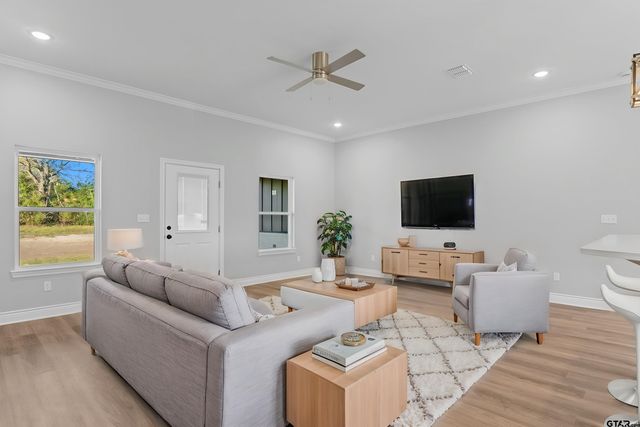 105 W Teal Dr, Troup, TX 75789