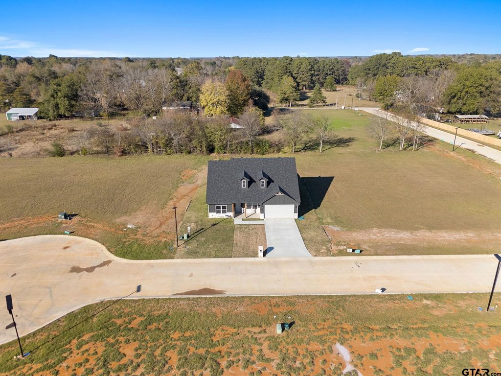 105 W Teal Dr, Troup, TX 75789