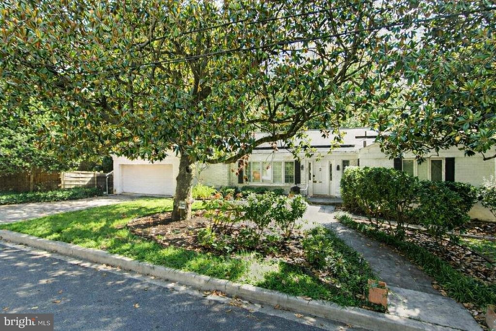 3201 BROAD BRANCH TER NW, Washington, DC 20008