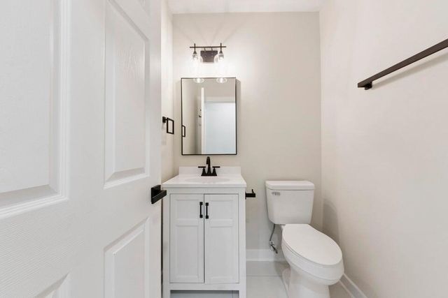 2136 Commander Road, North Charleston, SC 29405