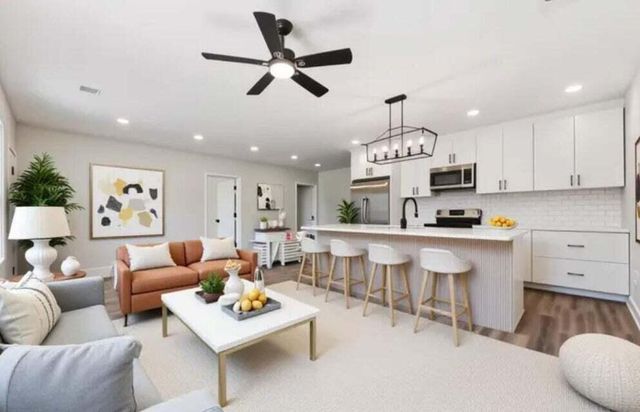 2136 Commander Road, North Charleston, SC 29405