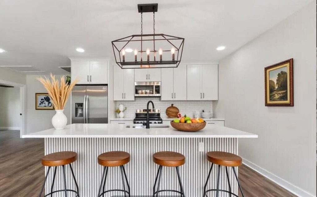 Image 3 of property listing at 2136 Commander Road, North Charleston, SC 29405