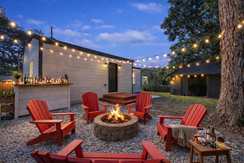 Image 4 of property listing at 2136 Commander Road, North Charleston, SC 29405