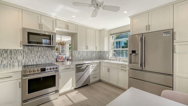 4350 CHATHAM DRIVE 208, Longboat Key, FL 34228