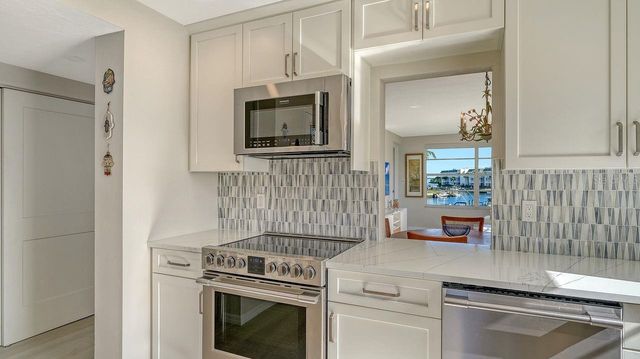 4350 CHATHAM DRIVE 208, Longboat Key, FL 34228