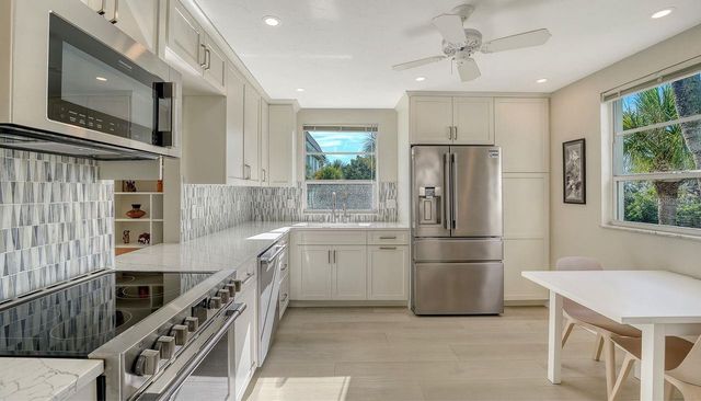 4350 CHATHAM DRIVE 208, Longboat Key, FL 34228