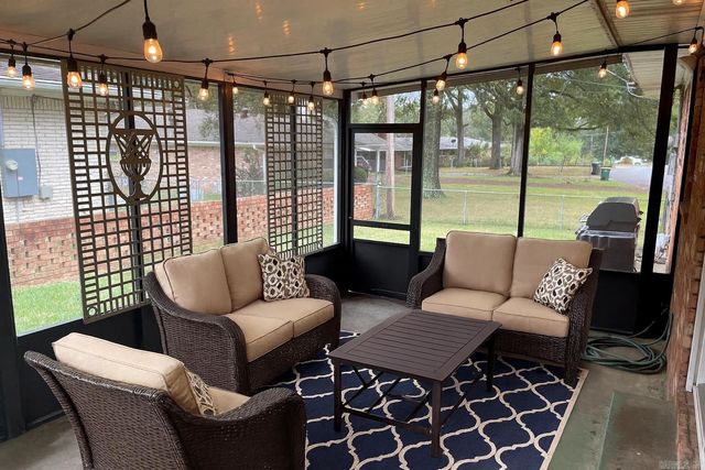 10 Talmage Drive, Little Rock, AR 72204