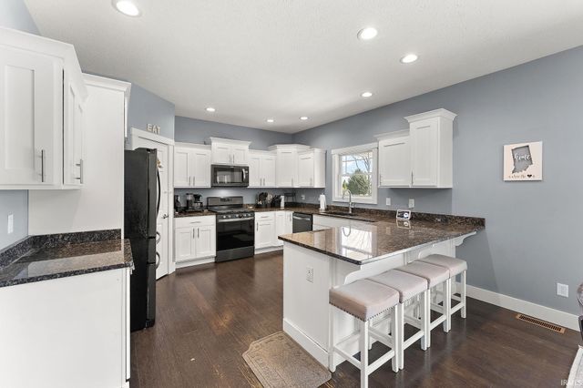 112 Lavender Court, New Carlisle, IN 46552