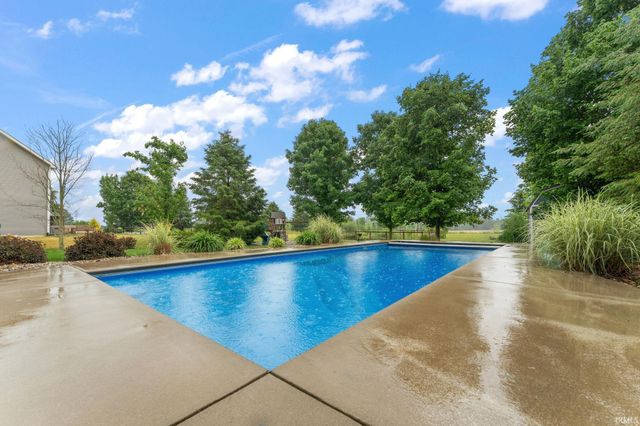 112 Lavender Court, New Carlisle, IN 46552