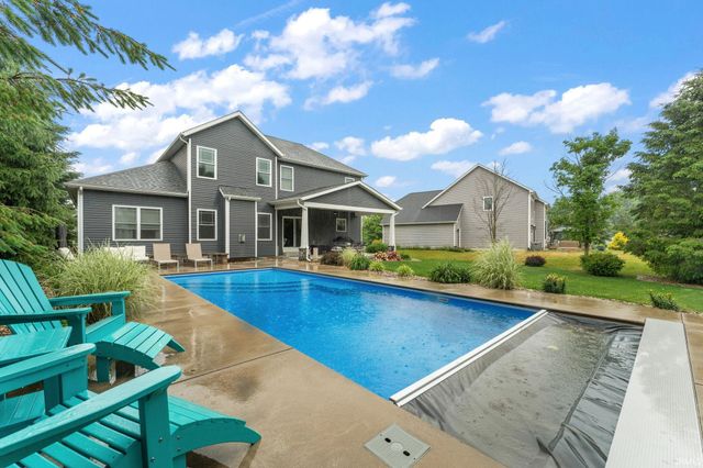 112 Lavender Court, New Carlisle, IN 46552