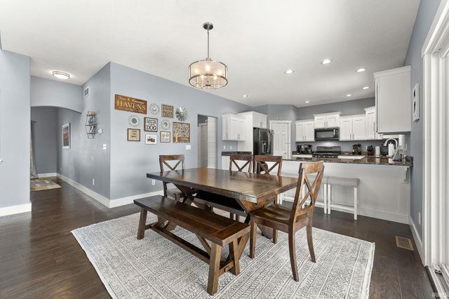 112 Lavender Court, New Carlisle, IN 46552
