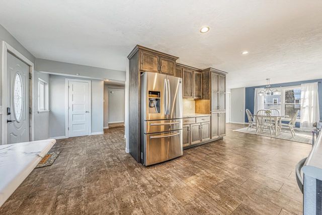 1202 S PEARL STREET, New London, WI 54961