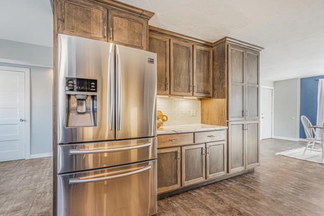 1202 S PEARL STREET, New London, WI 54961