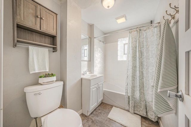 1202 S PEARL STREET, New London, WI 54961