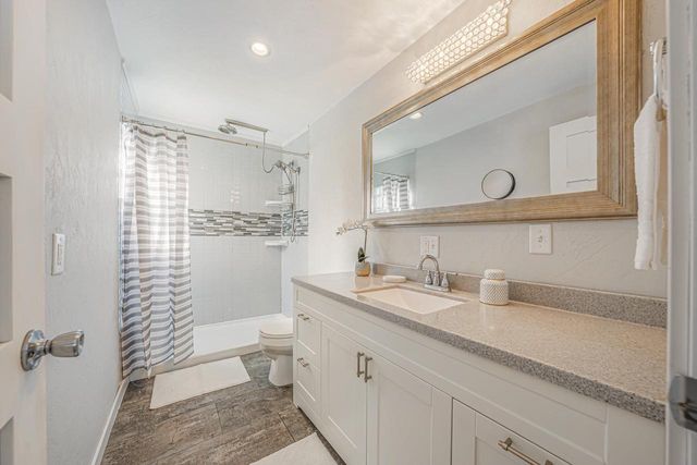 1202 S PEARL STREET, New London, WI 54961