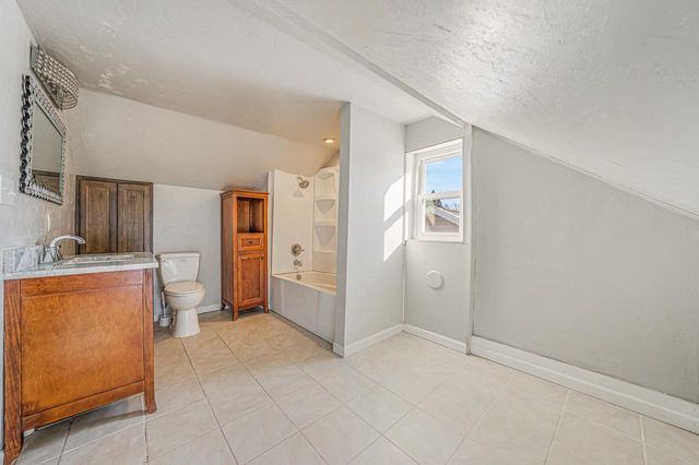 1202 S PEARL STREET, New London, WI 54961