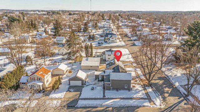 1202 S PEARL STREET, New London, WI 54961