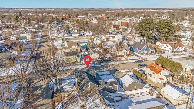 1202 S PEARL STREET, New London, WI 54961