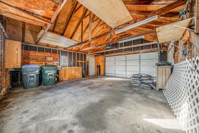 1202 S PEARL STREET, New London, WI 54961