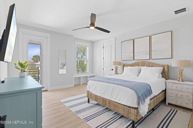 628 LOWER 8TH Avenue S, Jacksonville Beach, FL 32250