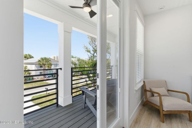 628 LOWER 8TH Avenue S, Jacksonville Beach, FL 32250