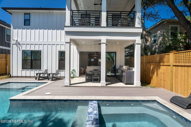 628 LOWER 8TH Avenue S, Jacksonville Beach, FL 32250