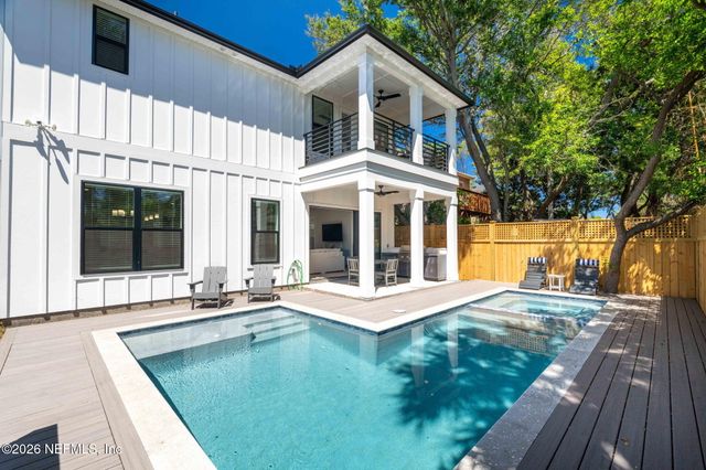 628 LOWER 8TH Avenue S, Jacksonville Beach, FL 32250