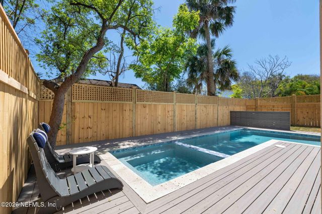 628 LOWER 8TH Avenue S, Jacksonville Beach, FL 32250