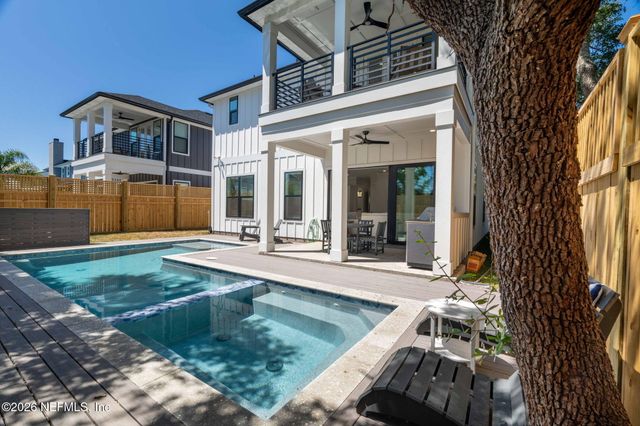628 LOWER 8TH Avenue S, Jacksonville Beach, FL 32250