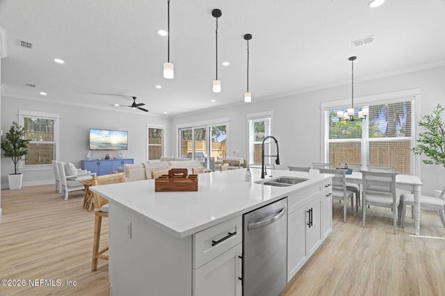 628 LOWER 8TH Avenue S, Jacksonville Beach, FL 32250