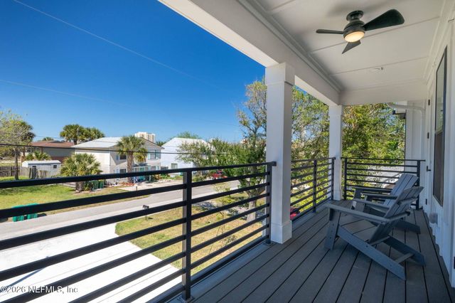 628 LOWER 8TH Avenue S, Jacksonville Beach, FL 32250