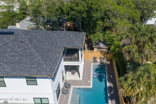 628 LOWER 8TH Avenue S, Jacksonville Beach, FL 32250
