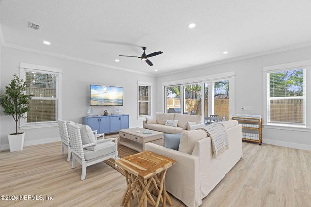 628 LOWER 8TH Avenue S, Jacksonville Beach, FL 32250