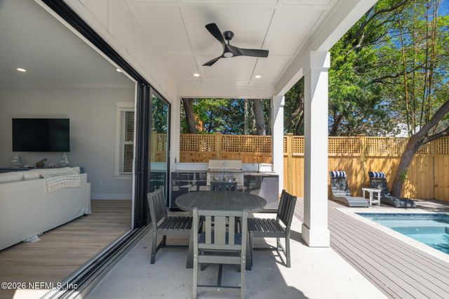 628 LOWER 8TH Avenue S, Jacksonville Beach, FL 32250