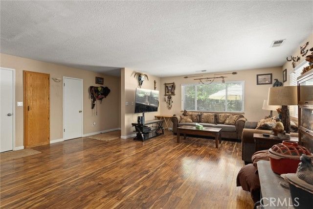 6176 Some Way, Magalia, CA 95954