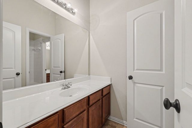 4216 Boxwood Drive, Denton, TX 76208