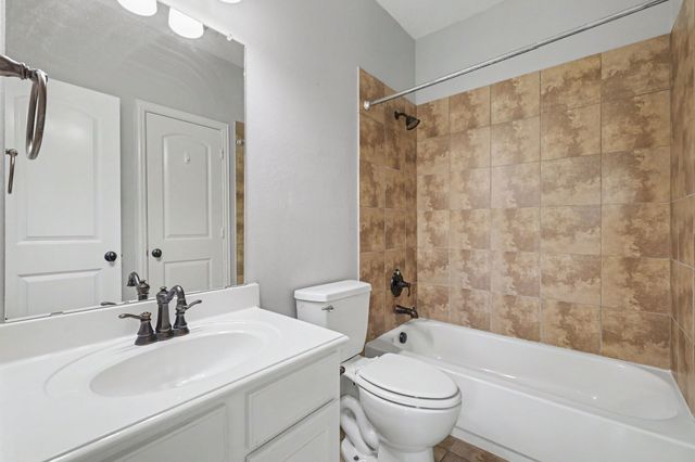 4216 Boxwood Drive, Denton, TX 76208