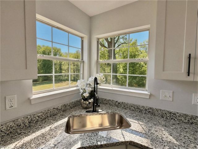 211 Misty Ridge LN, Suffolk, VA 23434